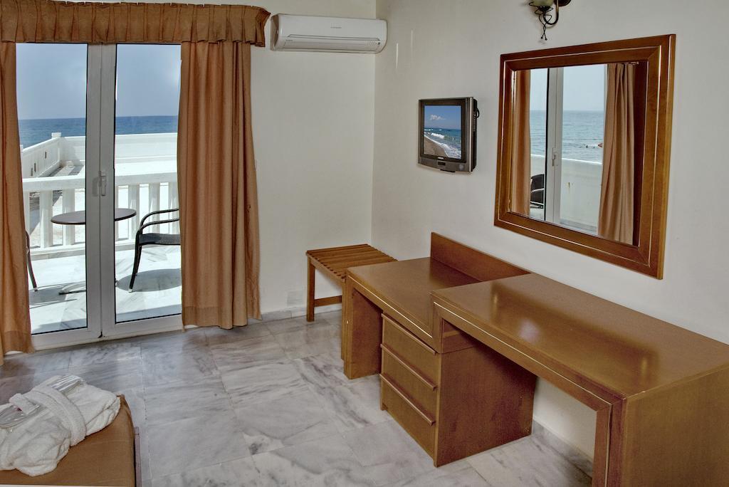 אדליאנוס קומפוס Jo An Beach Hotel מראה חיצוני תמונה