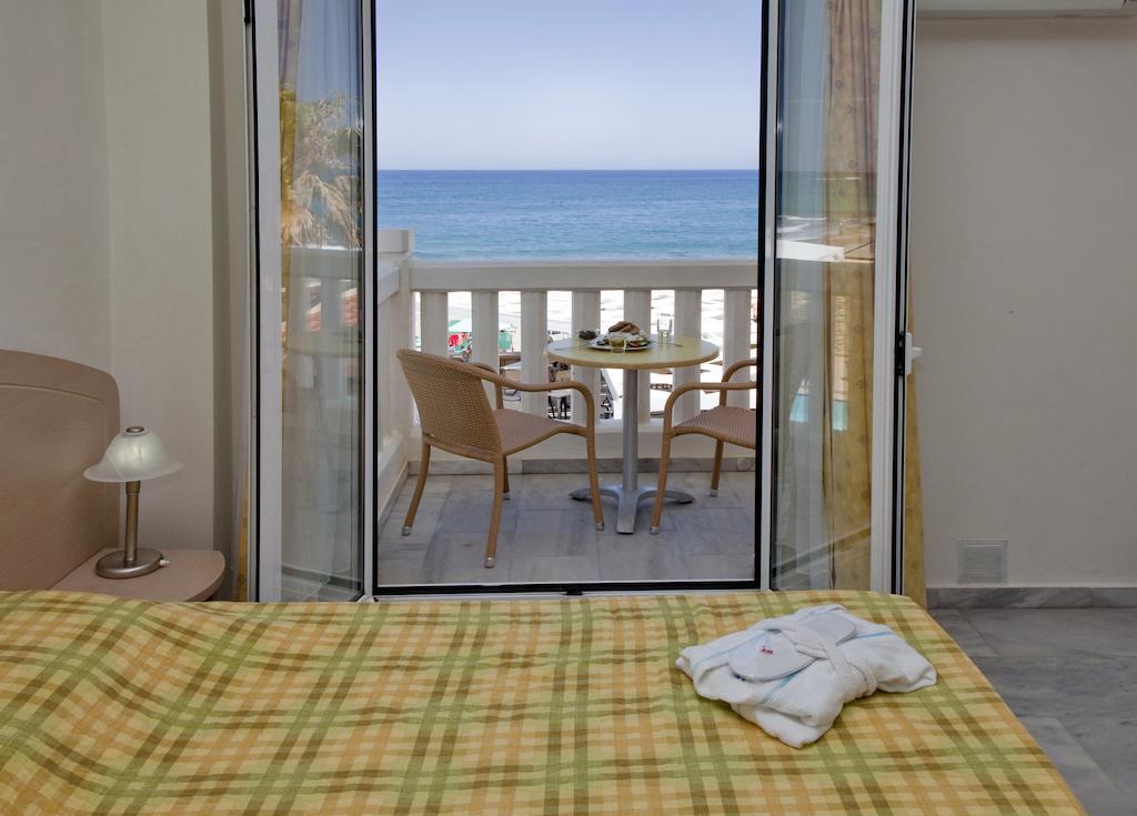 אדליאנוס קומפוס Jo An Beach Hotel מראה חיצוני תמונה