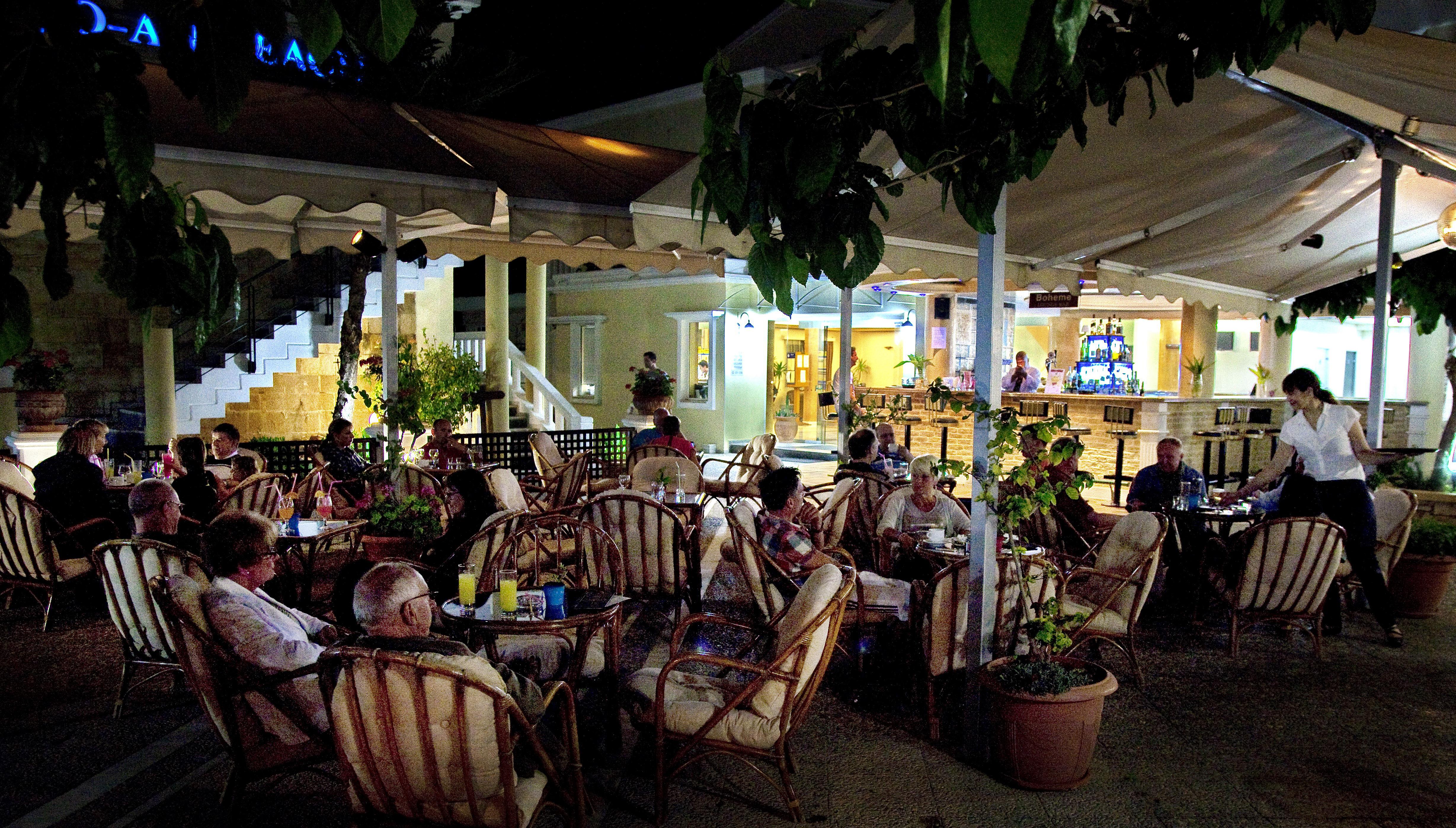 אדליאנוס קומפוס Jo An Beach Hotel מראה חיצוני תמונה