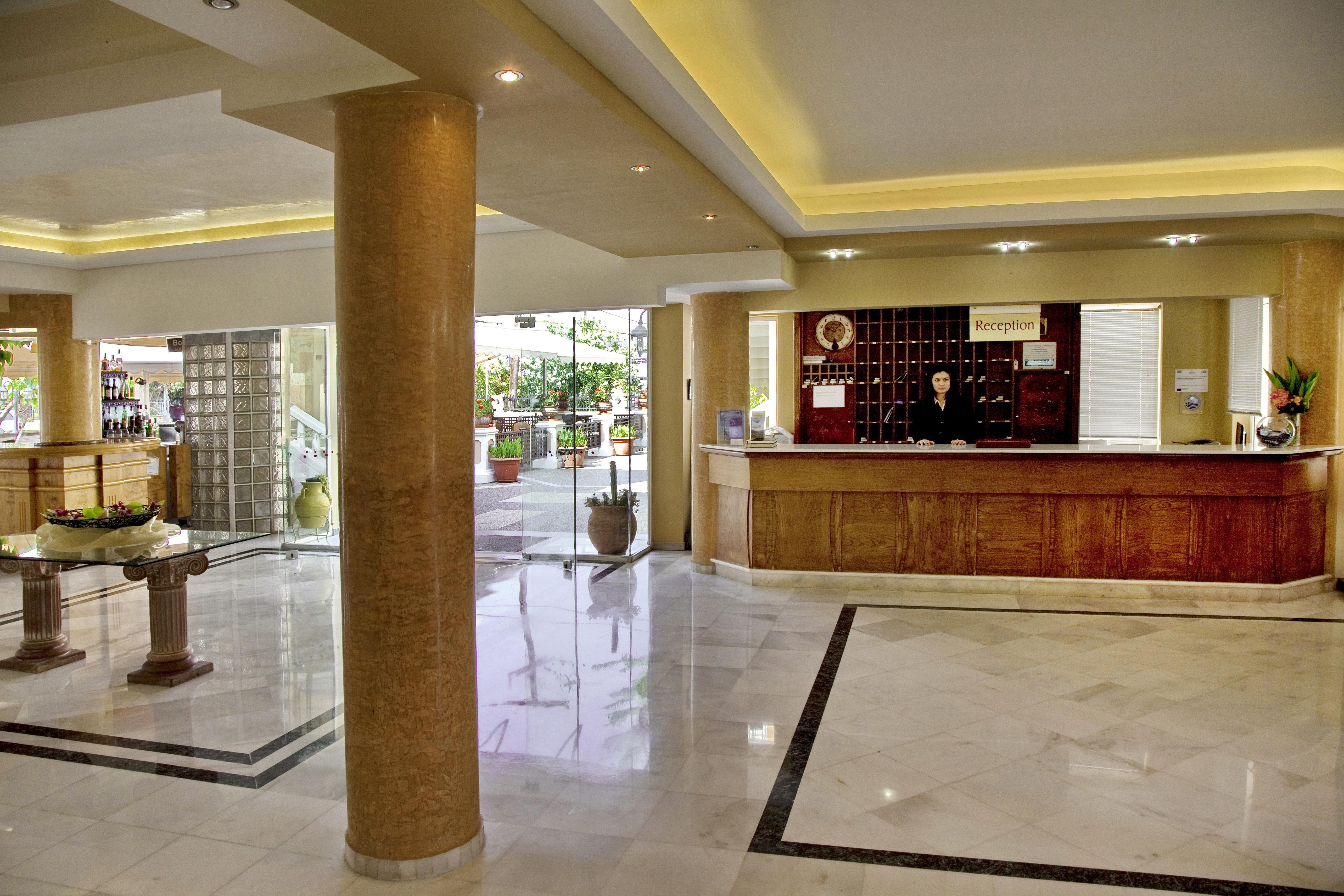 אדליאנוס קומפוס Jo An Beach Hotel מראה חיצוני תמונה