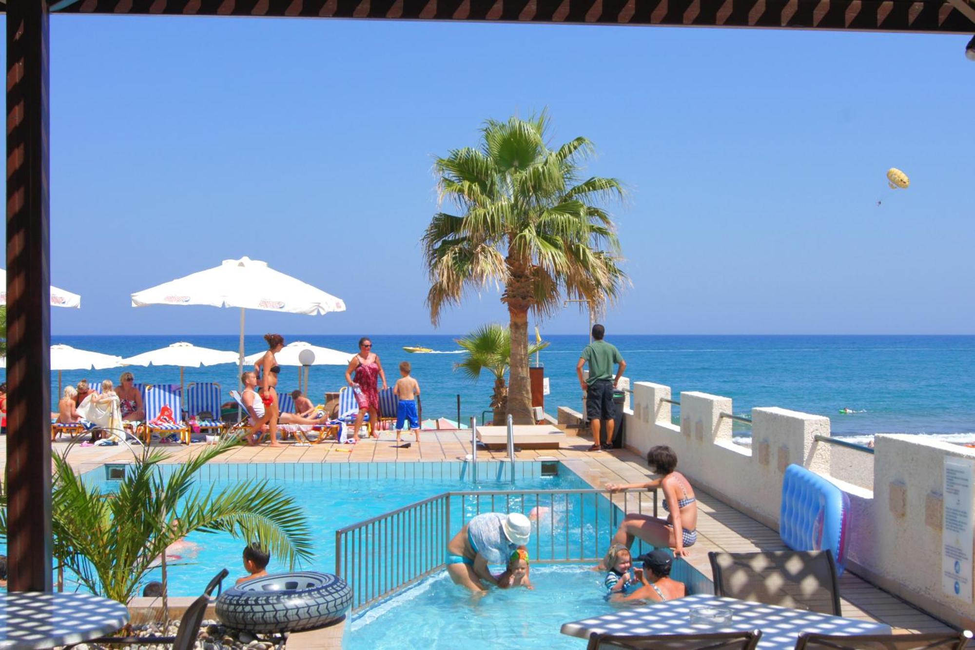 אדליאנוס קומפוס Jo An Beach Hotel מראה חיצוני תמונה